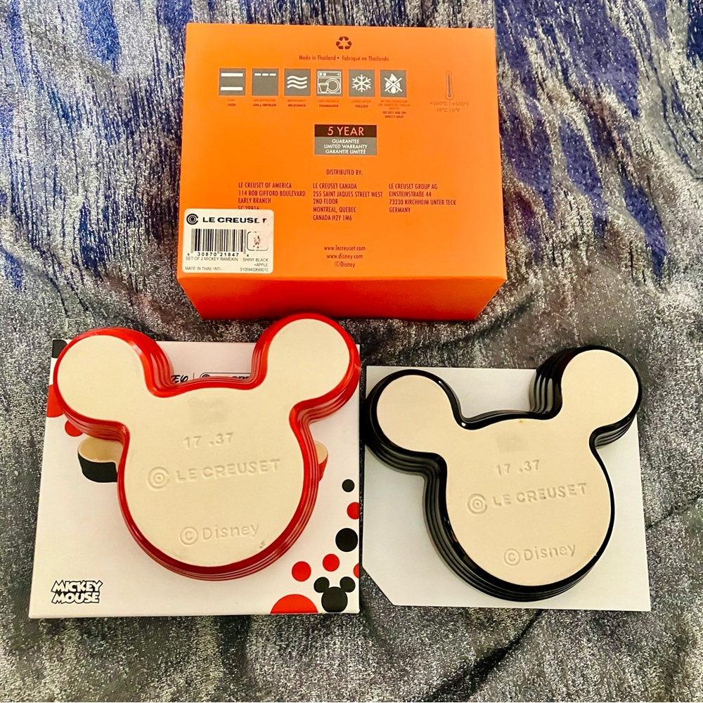 Le Creuset Disney Mickey Mouse Set 2 Stoneware Ramekins Black Red OvenDishwasher - Picture 5 of 10